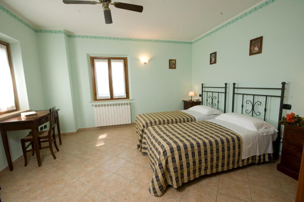 Agriturismo Macinatico Сан-Джиминьяно Номер фото